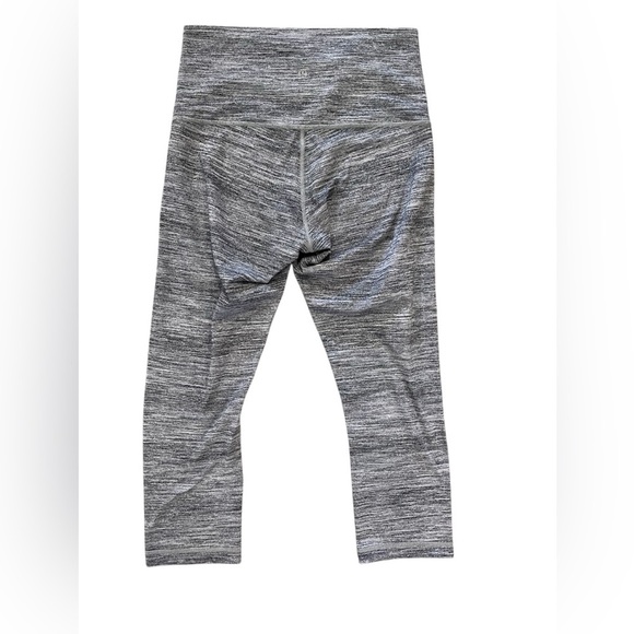 Lululemon Wunder Under Crop Hi-Rise Grey - Size 8 - Picture 1 of 5